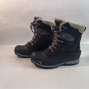 The North Face Chilkat 400 Boots Women's 9. Slightly Used.Waterproof.